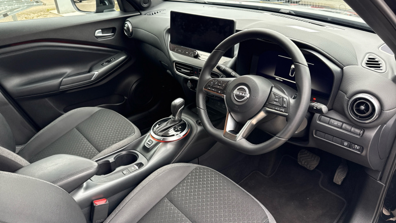 Nissan Juke 1.0 DiG-T N-Connecta 5dr DCT Petrol Hatchback